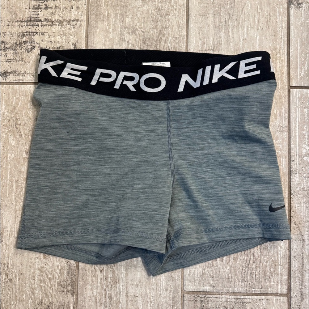 Nike Pro Heathered Gray Shorts with Black Waistband - Size Medium